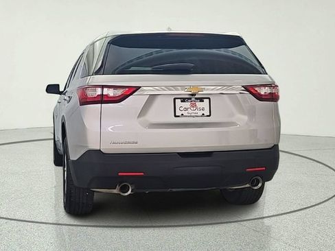 Used 2021 Chevrolet Traverse LS FWD image 5