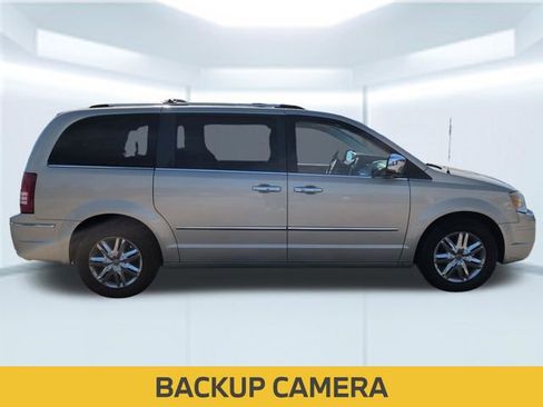 Used 2010 Chrysler Town & Country Limited w/ Entertainment Group #3 image 7