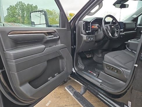 Used 2024 Chevrolet Silverado 2500 LT image 40