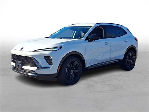 Certified 2025 Buick Envision Sport Touring image 3