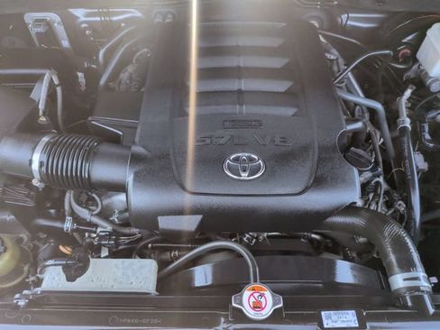 Used 2020 Toyota Tundra Limited w/ Limited Premium Package AWD/4WD image 33