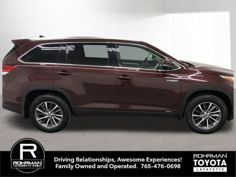 Used 2019 Toyota Highlander XLE image 8