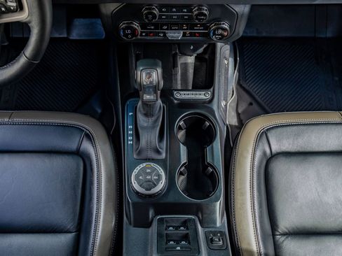 Used 2025 Ford Bronco Outer Banks image 28