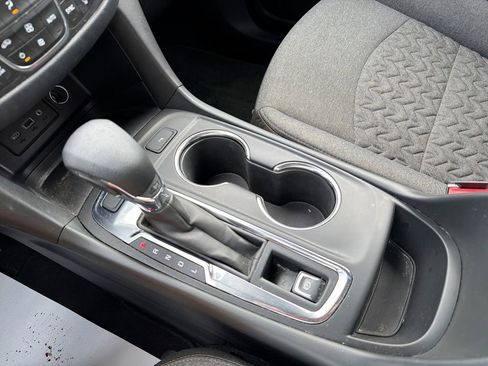 Used 2023 Chevrolet Equinox LT image 28