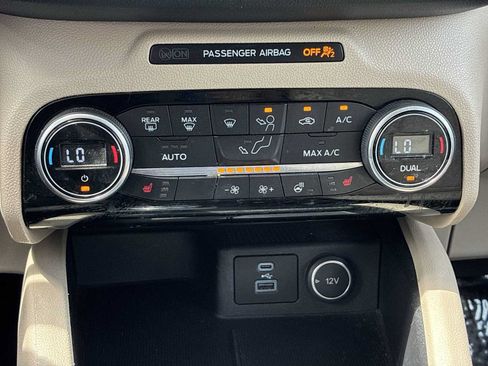 Used 2021 Ford Escape SEL AWD/4WD image 16