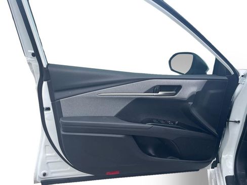 Used 2026 Toyota Camry LE w/ Convenience Package image 6