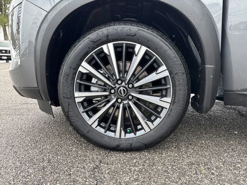 New 2026 Nissan Pathfinder Platinum image 28