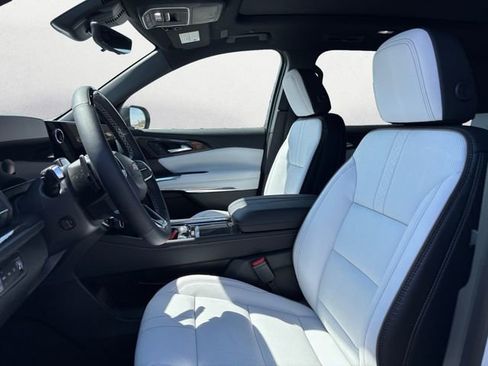 New 2026 Chevrolet Traverse High Country image 9