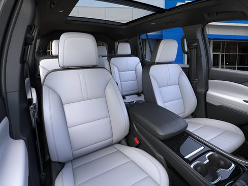 New 2026 Chevrolet Traverse High Country FWD image 16