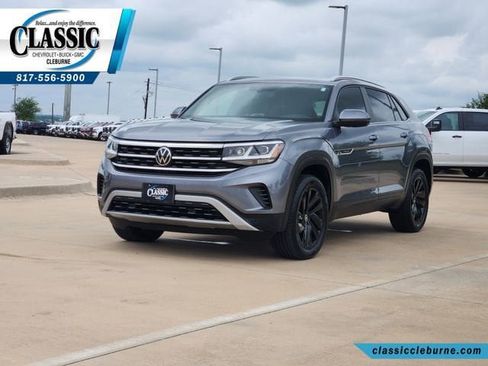 Used 2022 Volkswagen Atlas Cross Sport SE w/ Panoramic Sunroof Package FWD image 6