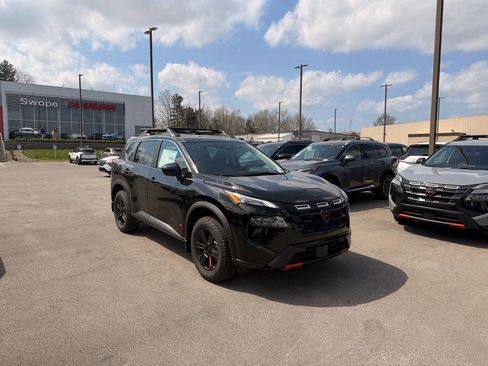New 2026 Nissan Rogue SV AWD/4WD image 3