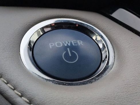 Used 2018 Toyota RAV4 XLE w/ Convenience Package image 19