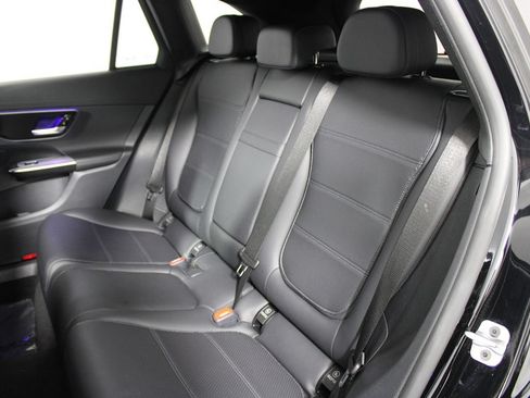 Used 2023 Mercedes-Benz GLC 300 4MATIC image 32
