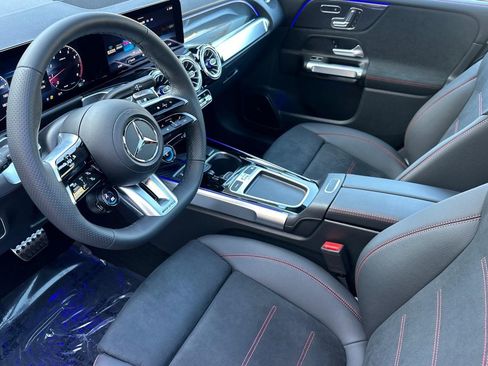 Used 2026 Mercedes-Benz GLB 35 AMG 4MATIC image 4