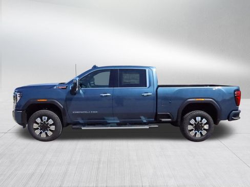 New 2026 GMC Sierra 3500 Denali w/ Denali Reserve Package AWD/4WD image 4