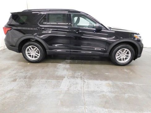 New 2026 Ford Explorer Active image 2