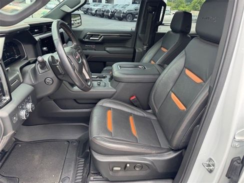 Used 2022 GMC Sierra 1500 AT4 w/ AT4 Premium Package image 9