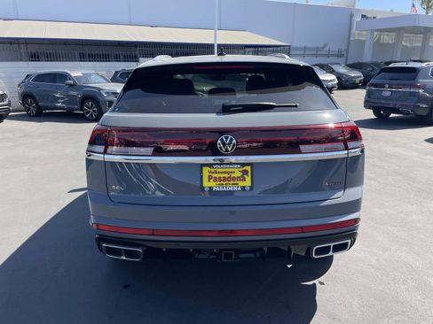 Certified 2025 Volkswagen Atlas Cross Sport SEL Premium R-Line AWD/4WD image 4