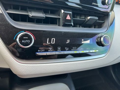 Used 2022 Toyota Corolla LE FWD image 27