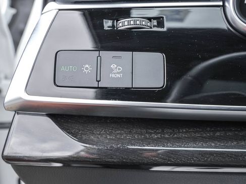 Used 2025 Audi Q7 3.0T Premium Plus AWD/4WD image 16