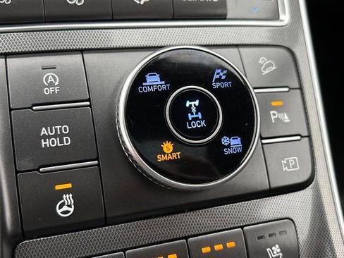 Used 2023 Hyundai Santa Fe Calligraphy image 18