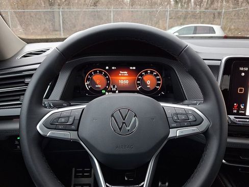 New 2026 Volkswagen Atlas Peak Edition image 10