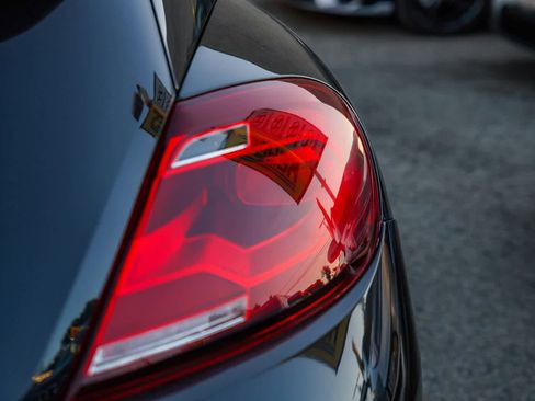 Used 2018 Volkswagen Beetle 2.0T S image 9