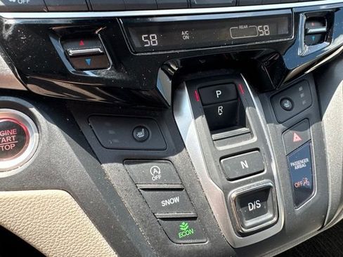 Used 2025 Honda Odyssey EX-L image 17