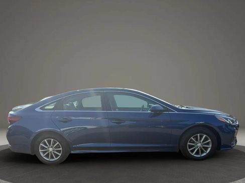 Used 2019 Hyundai Sonata SE w/ Cargo Package FWD image 3