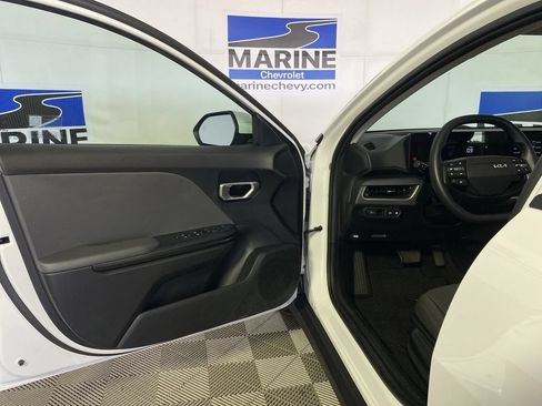 Used 2025 Kia K4 FWD image 27