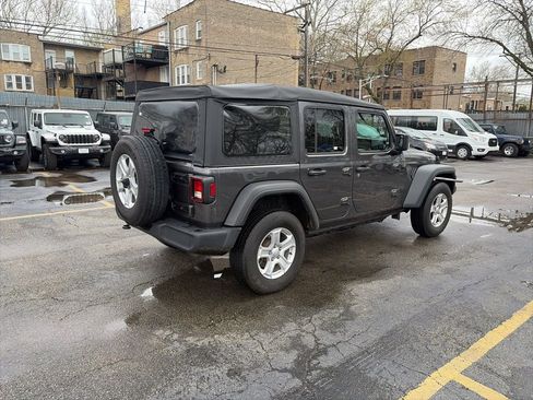 Used 2023 Jeep Wrangler Sport S image 5