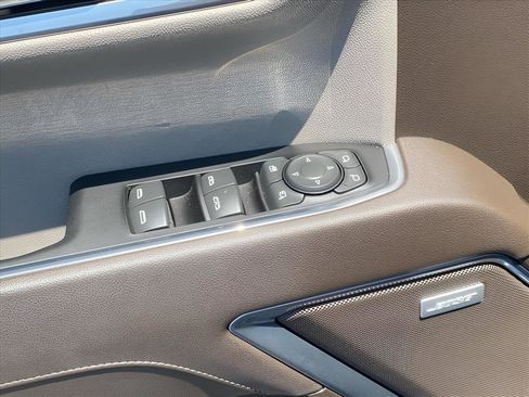 Used 2023 GMC Sierra 1500 SLT w/ SLT Premium Package image 16