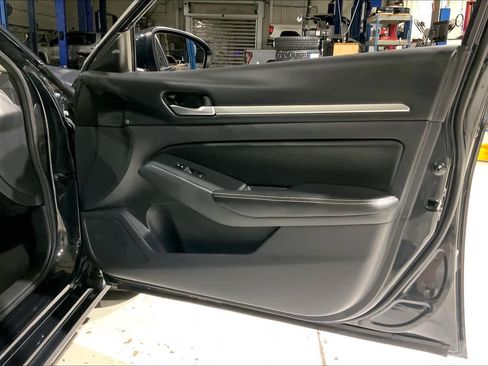 Used 2022 Nissan Altima 2.5 SV image 23