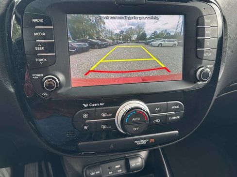 Used 2019 Kia Soul + w/ Audio Package FWD image 22