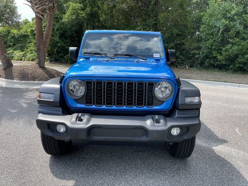 Used 2024 Jeep Wrangler Sport AWD/4WD image 3