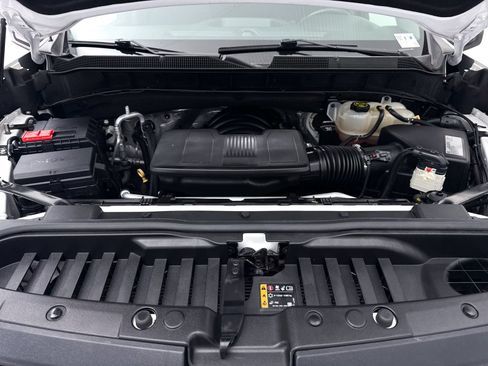 Used 2021 Chevrolet Silverado 1500 LT AWD/4WD image 7