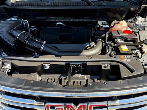 Used 2023 GMC Acadia SLE FWD image 34