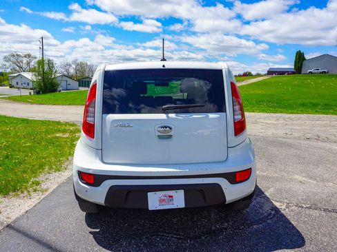 Used 2013 Kia Soul + FWD image 4