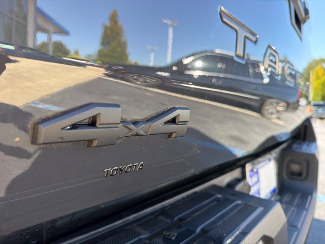 Used 2025 Toyota Tacoma SR AWD/4WD image 8