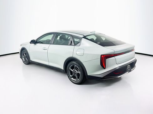 Used 2025 Kia K4 LXS image 5