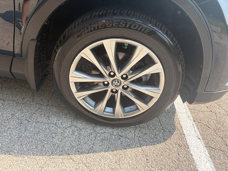 Used 2017 Toyota RAV4 Limited w/ Carpet Mat Package AWD/4WD image 24