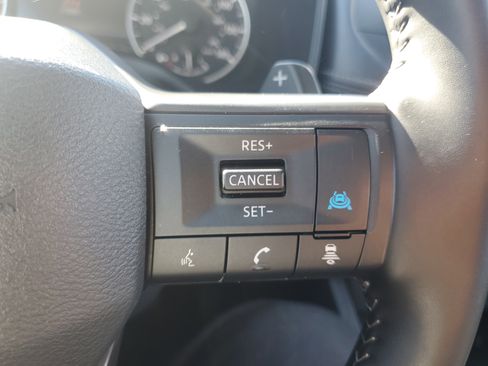 Used 2025 Nissan Rogue SV image 16