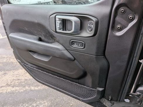 Certified 2021 Jeep Wrangler Unlimited Sahara image 21