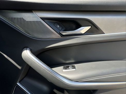 Used 2025 Jaguar F-PACE R-Dynamic S image 22