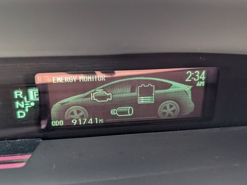 Used 2015 Toyota Prius Two FWD image 17