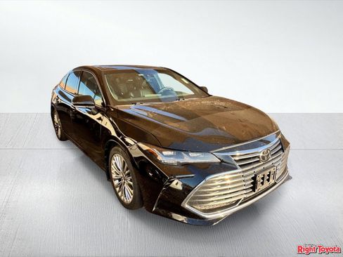 Used 2021 Toyota Avalon Limited FWD image 5