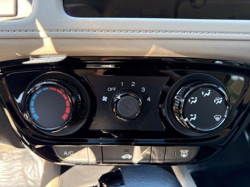 Used 2018 Honda HR-V LX image 26