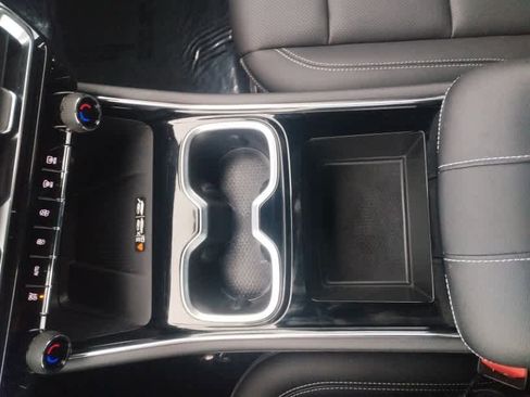 Used 2026 Chevrolet Traverse LT image 27