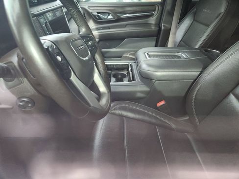 Used 2021 GMC Yukon Denali w/ Advanced Technology Package image 10