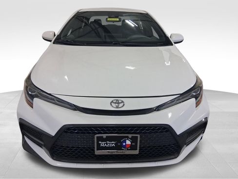 Used 2020 Toyota Corolla SE FWD image 2